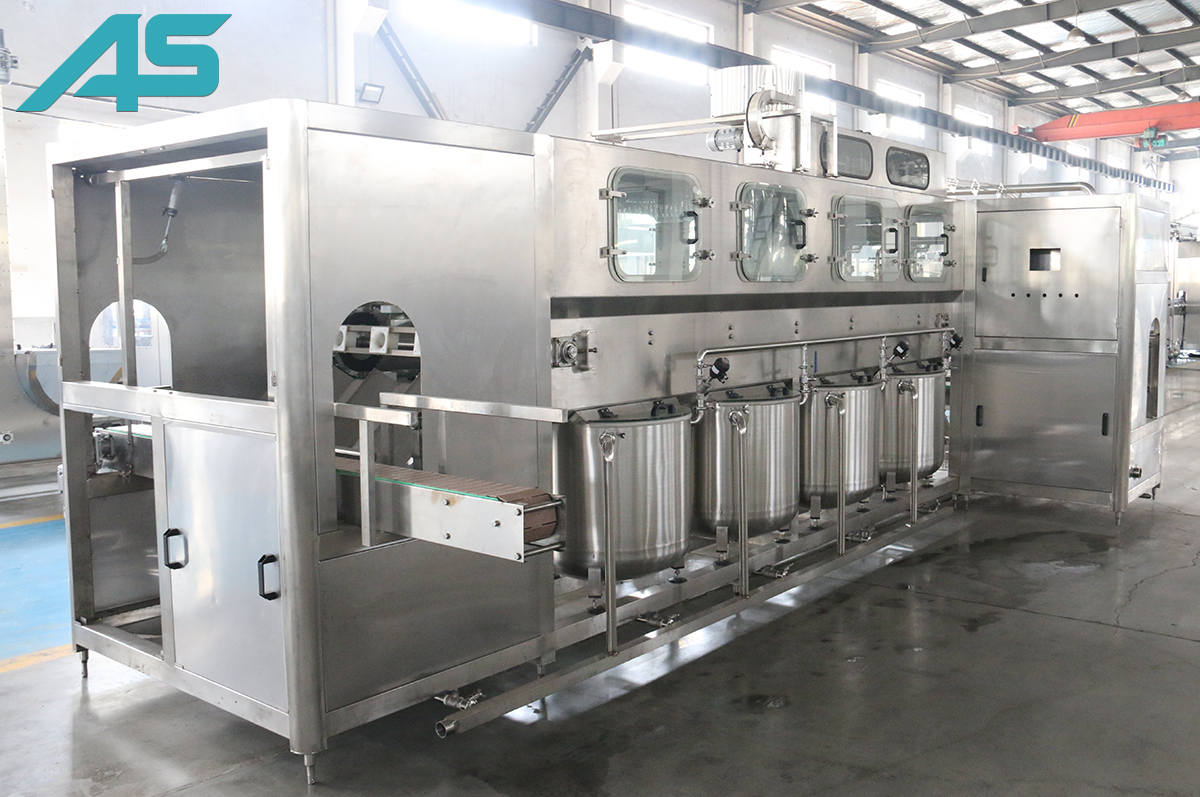 小型桶裝水自動(dòng)生產(chǎn)線